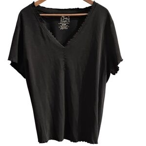 Black Stretch Short Sleeve Perfect Fit Tee with Ruffle Accents Size 26/28W